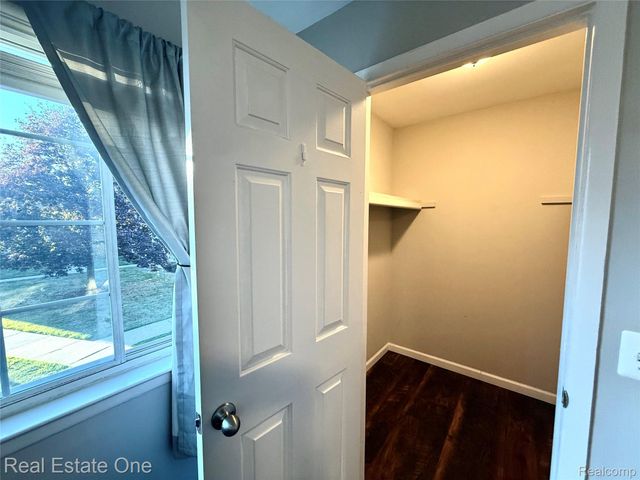 2445 Torquay Avenue 209, Royal Oak, MI 48073