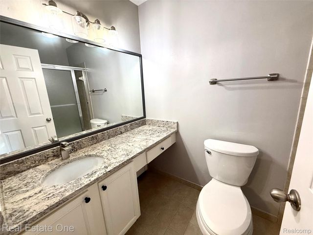 2445 Torquay Avenue 209, Royal Oak, MI 48073