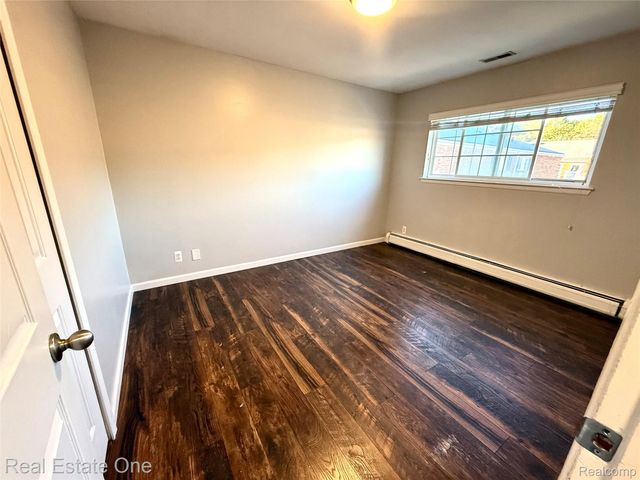 2445 Torquay Avenue 209, Royal Oak, MI 48073
