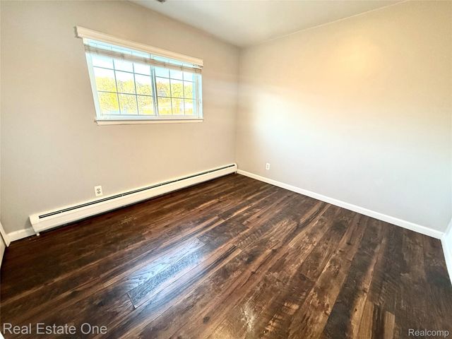 2445 Torquay Avenue 209, Royal Oak, MI 48073