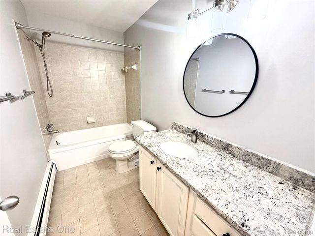 2445 Torquay Avenue 209, Royal Oak, MI 48073