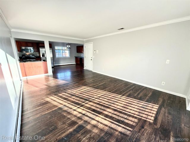 2445 Torquay Avenue 209, Royal Oak, MI 48073