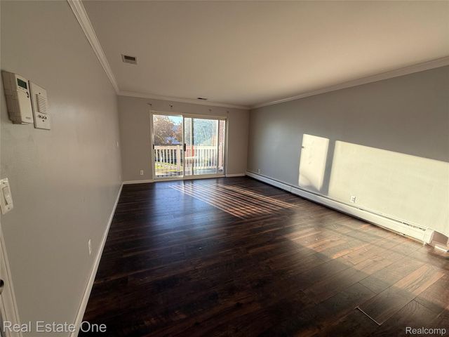 2445 Torquay Avenue 209, Royal Oak, MI 48073