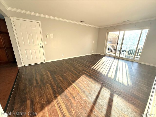 2445 Torquay Avenue 209, Royal Oak, MI 48073
