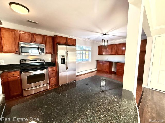 2445 Torquay Avenue 209, Royal Oak, MI 48073