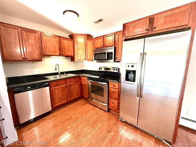 2445 Torquay Avenue 209, Royal Oak, MI 48073