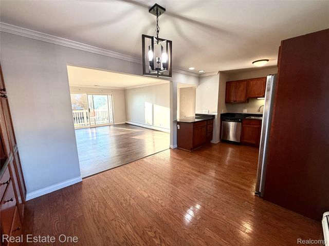 2445 Torquay Avenue 209, Royal Oak, MI 48073