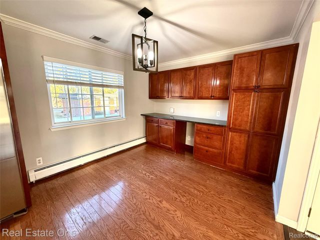 2445 Torquay Avenue 209, Royal Oak, MI 48073