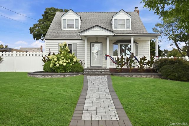 980 Washington Avenue, Westbury, NY 11590