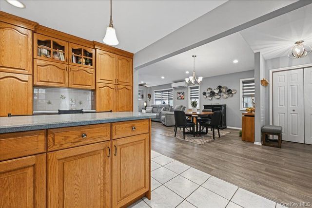 980 Washington Avenue, Westbury, NY 11590