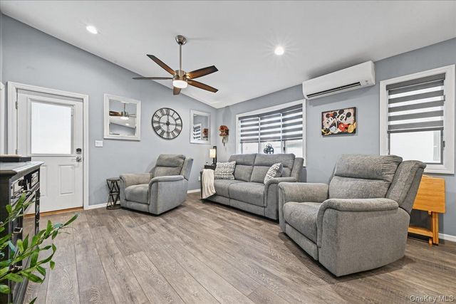 980 Washington Avenue, Westbury, NY 11590