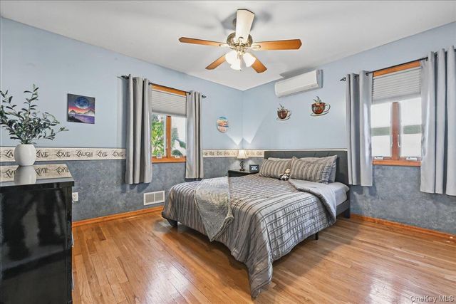 980 Washington Avenue, Westbury, NY 11590