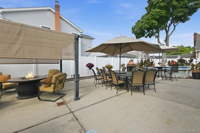 980 Washington Avenue, Westbury, NY 11590