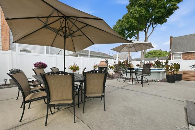 980 Washington Avenue, Westbury, NY 11590