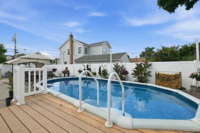 980 Washington Avenue, Westbury, NY 11590