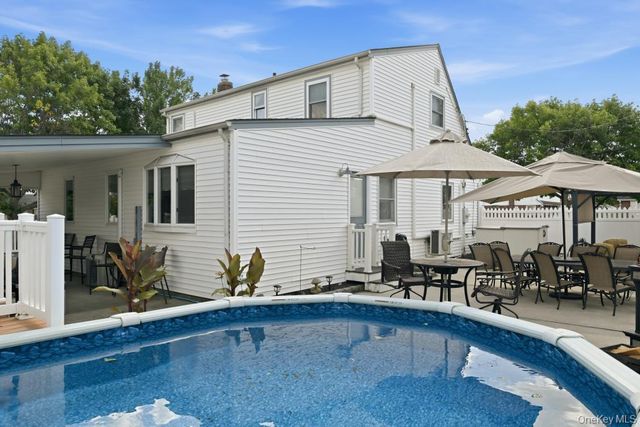 980 Washington Avenue, Westbury, NY 11590