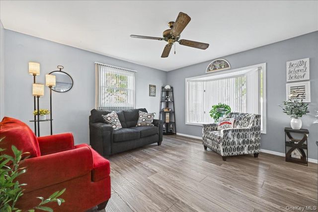 980 Washington Avenue, Westbury, NY 11590