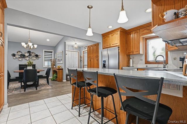 980 Washington Avenue, Westbury, NY 11590