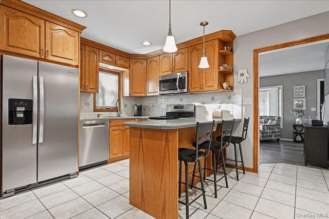 980 Washington Avenue, Westbury, NY 11590