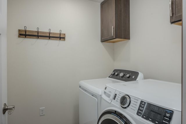 1215 Groundsel Avenue, North Pole, AK 99705