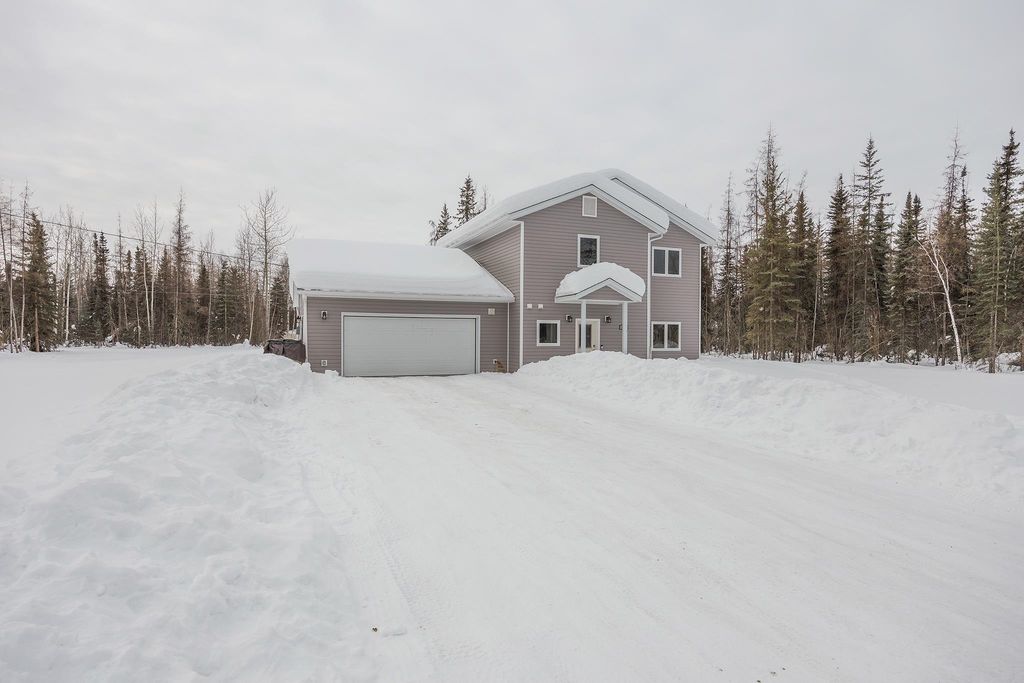 1215 Groundsel Avenue, North Pole, AK 99705