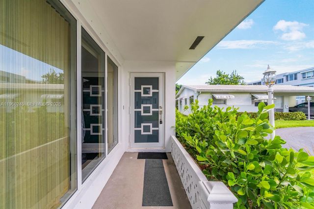 3201 Abbott Lane, Hollywood, FL 33021