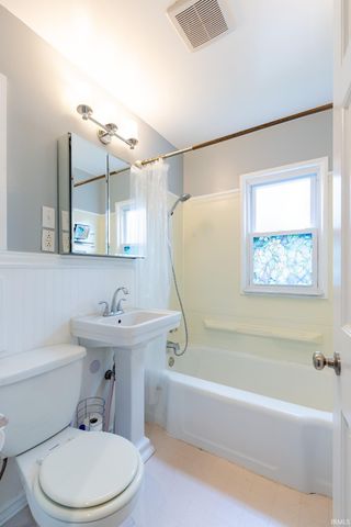 823 W Grove Street, Mishawaka, IN 46545