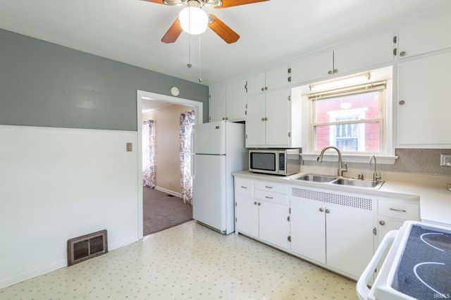 823 W Grove Street, Mishawaka, IN 46545