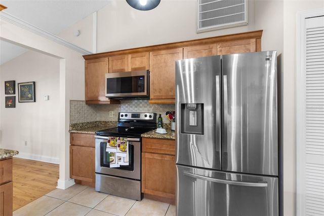 9858 BALMORAL CIRCLE, Orlando, FL 32817