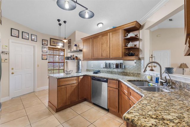 9858 BALMORAL CIRCLE, Orlando, FL 32817