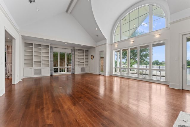 231 Grand Lakes Dr, Baton Rouge, LA 70810