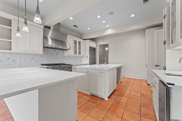 231 Grand Lakes Dr, Baton Rouge, LA 70810
