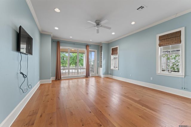 231 Grand Lakes Dr, Baton Rouge, LA 70810