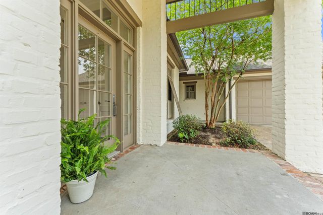 231 Grand Lakes Dr, Baton Rouge, LA 70810