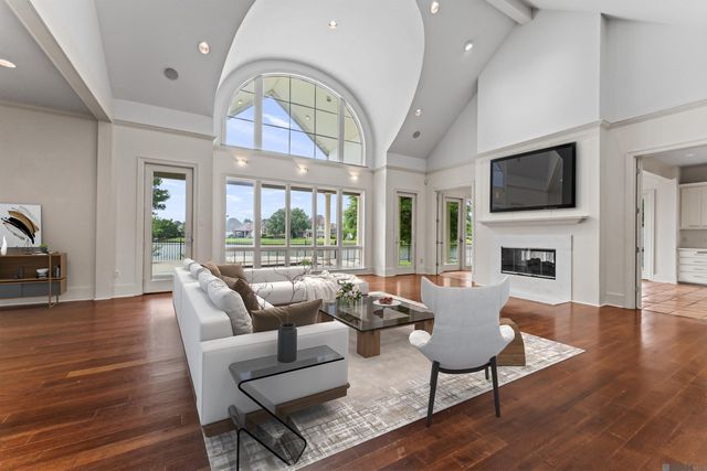 231 Grand Lakes Dr, Baton Rouge, LA 70810