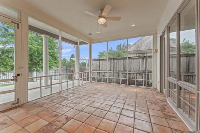 231 Grand Lakes Dr, Baton Rouge, LA 70810