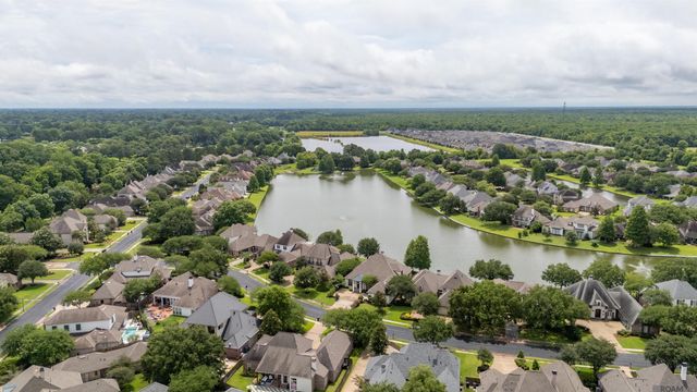 231 Grand Lakes Dr, Baton Rouge, LA 70810
