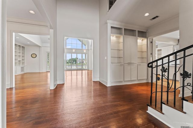 231 Grand Lakes Dr, Baton Rouge, LA 70810