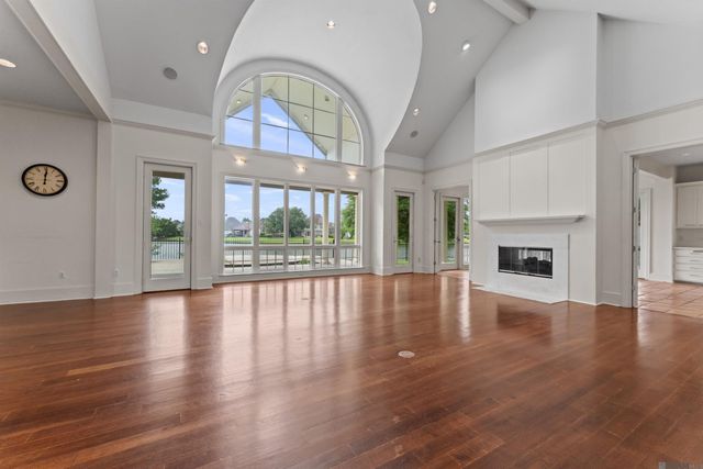 231 Grand Lakes Dr, Baton Rouge, LA 70810