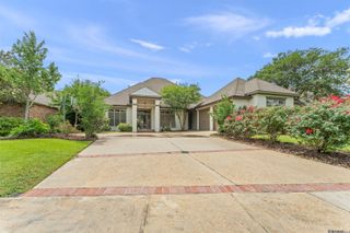 231 Grand Lakes Dr, Baton Rouge, LA 70810