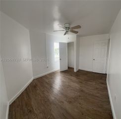 1186 NW 103rd St 2, Miami, FL 33150