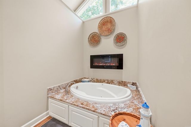 19614 Hunters Woods Drive, Little Rock, AR 72210