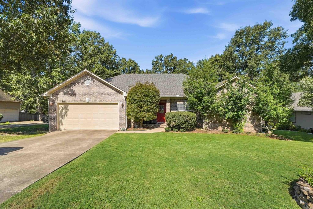 19614 Hunters Woods Drive, Little Rock, AR 72210