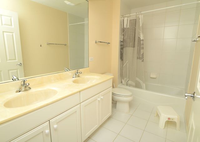 205 Taylor Court, Buffalo Grove, IL 60089