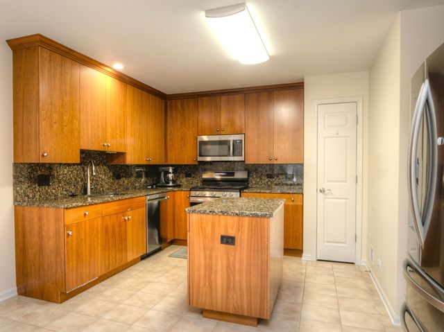 205 Taylor Court, Buffalo Grove, IL 60089
