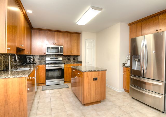 205 Taylor Court, Buffalo Grove, IL 60089