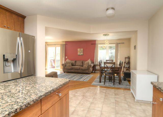 205 Taylor Court, Buffalo Grove, IL 60089