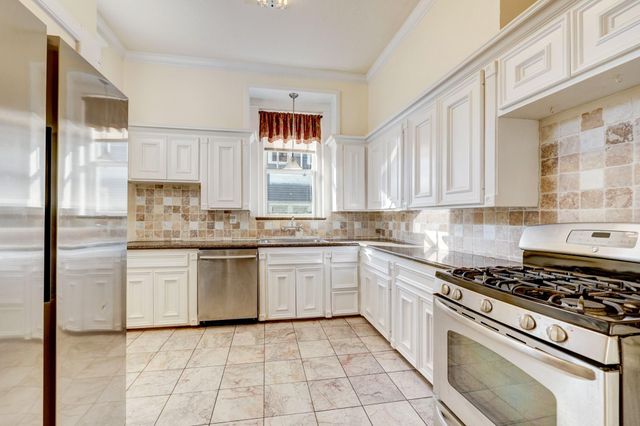 222 Marshall Street, Houston, TX 77006