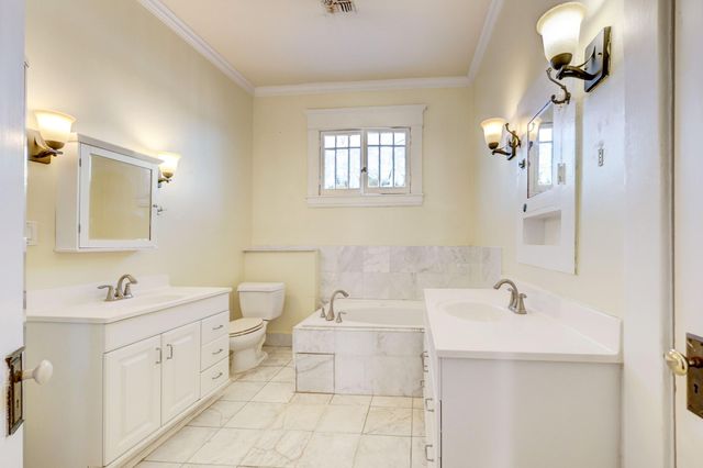 222 Marshall Street, Houston, TX 77006