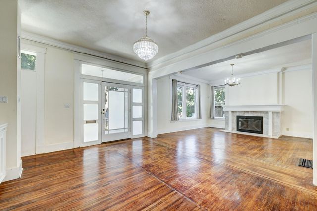 222 Marshall Street, Houston, TX 77006